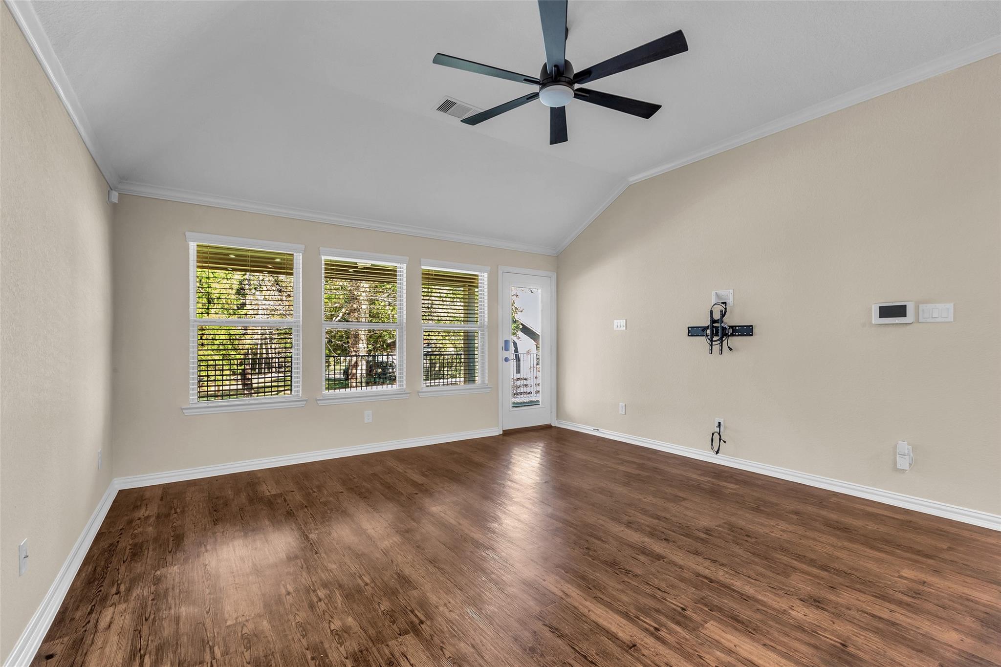 9023 S Comanche Circle