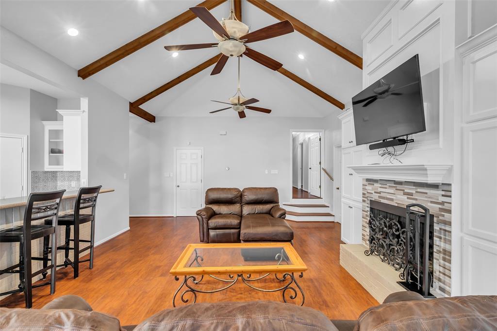 923 Paradise Lane