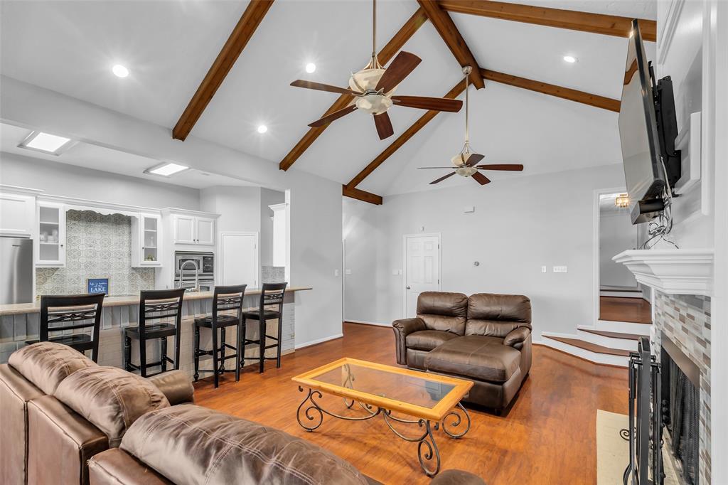 923 Paradise Lane