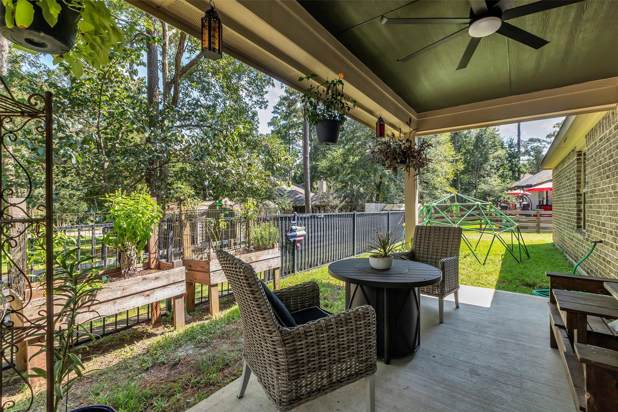9023 S Comanche Circle