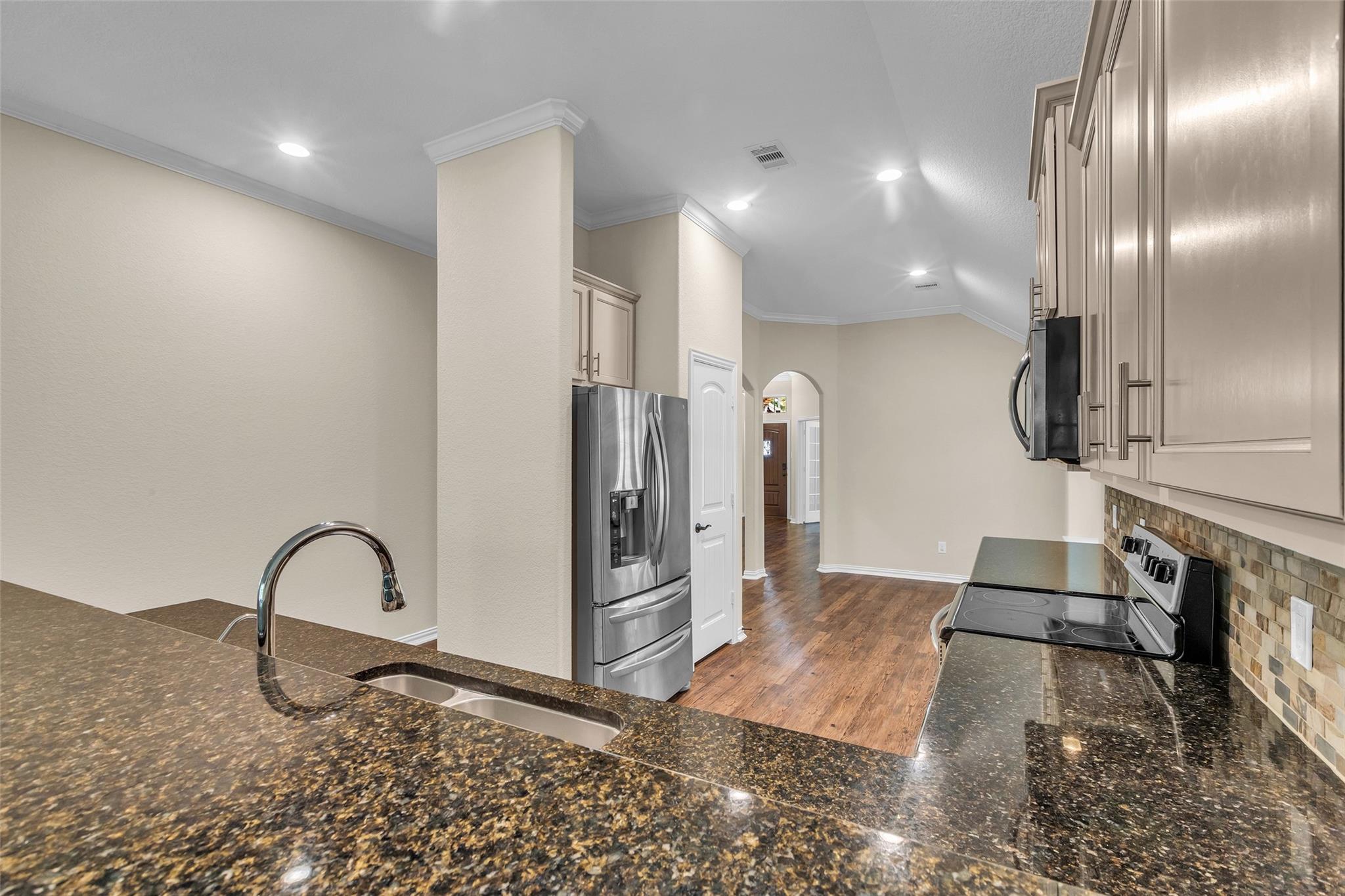 9023 S Comanche Circle