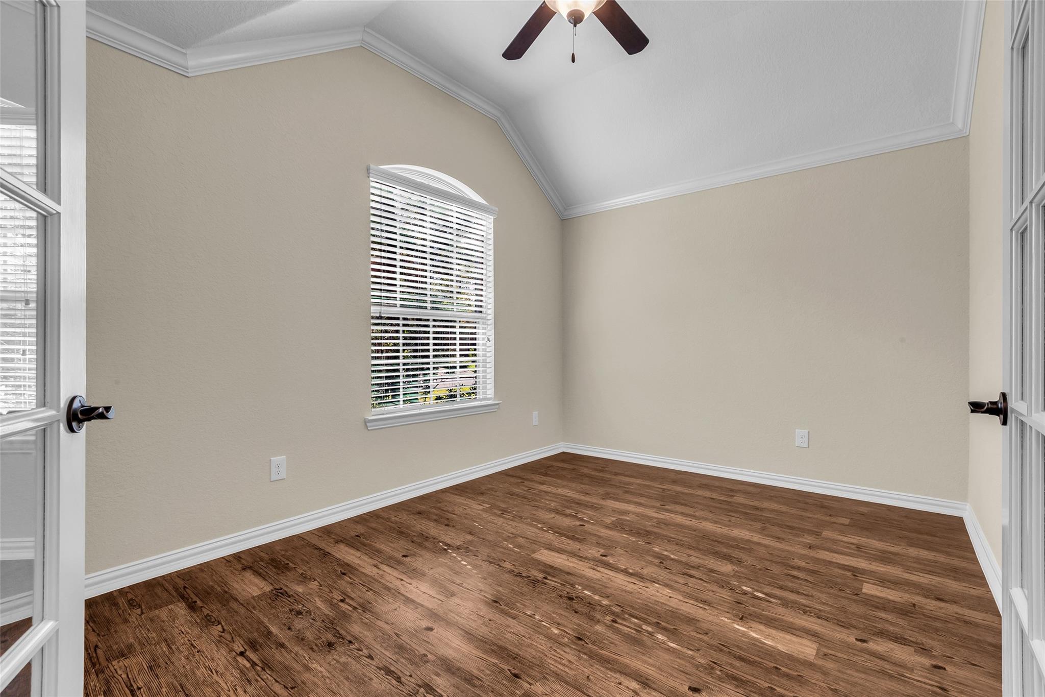 9023 S Comanche Circle