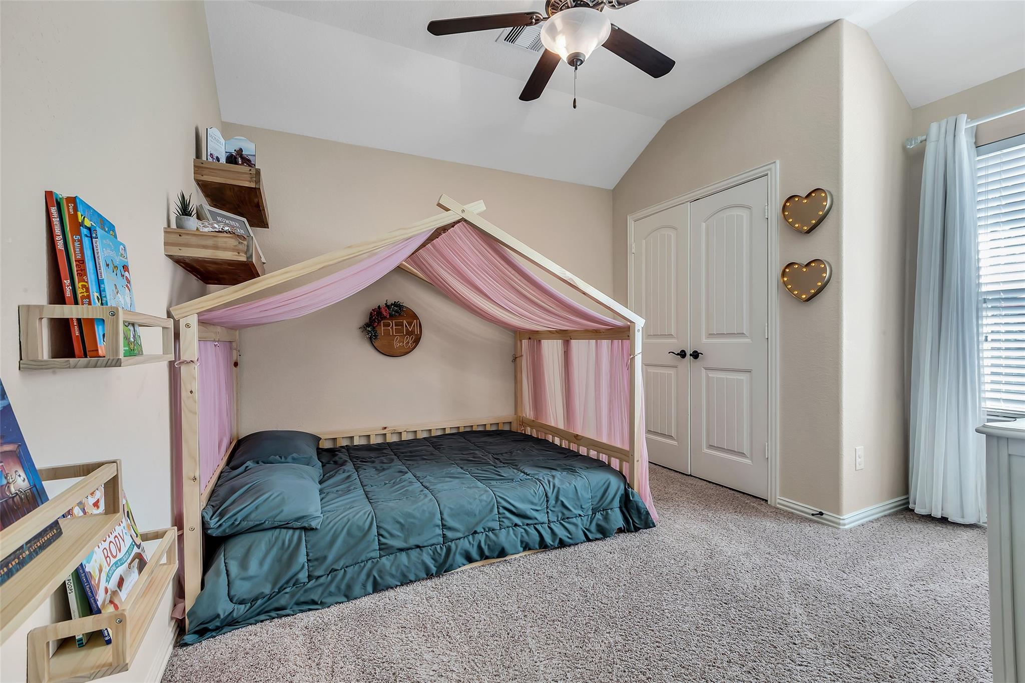 9023 S Comanche Circle