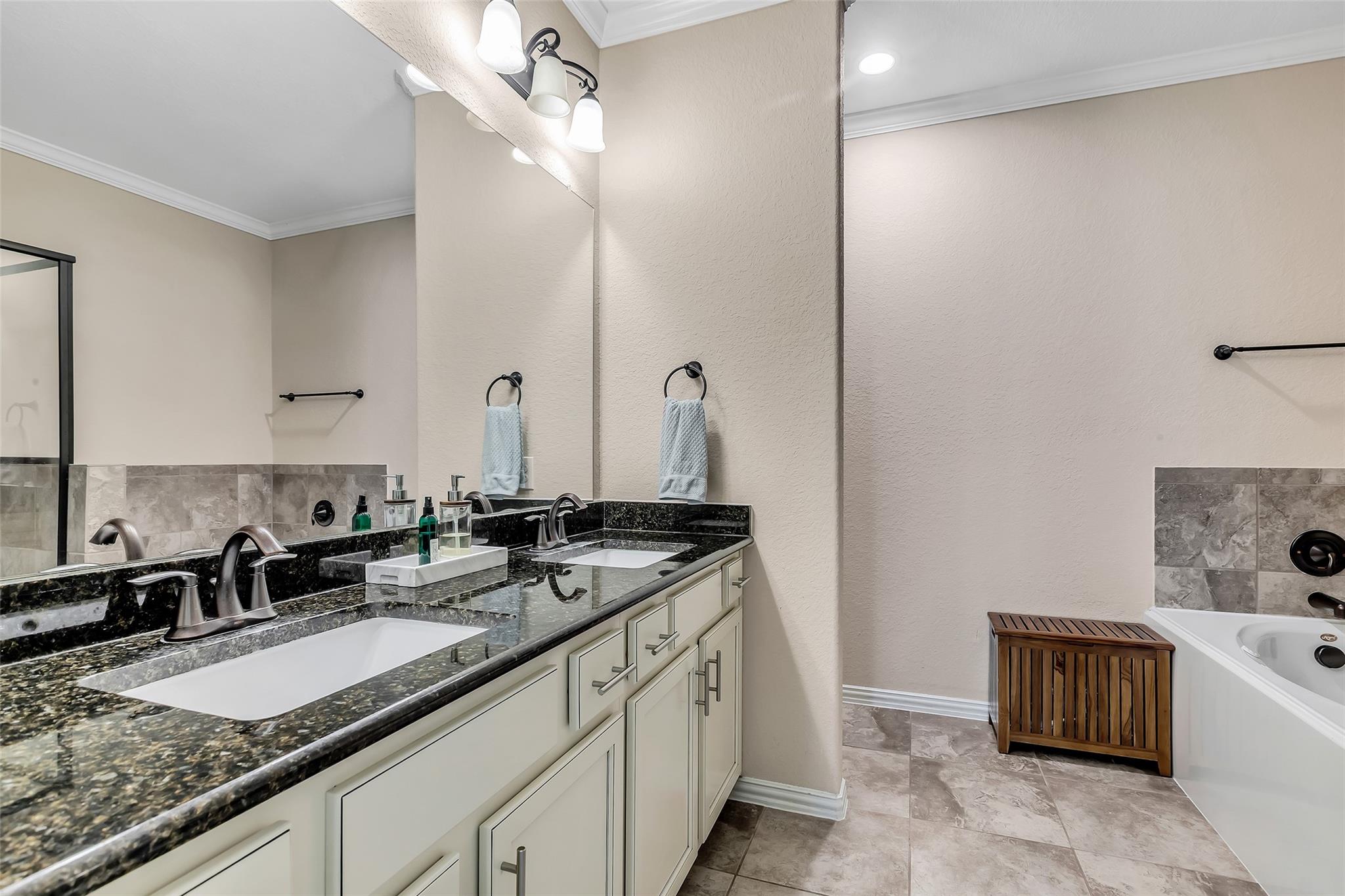 9023 S Comanche Circle