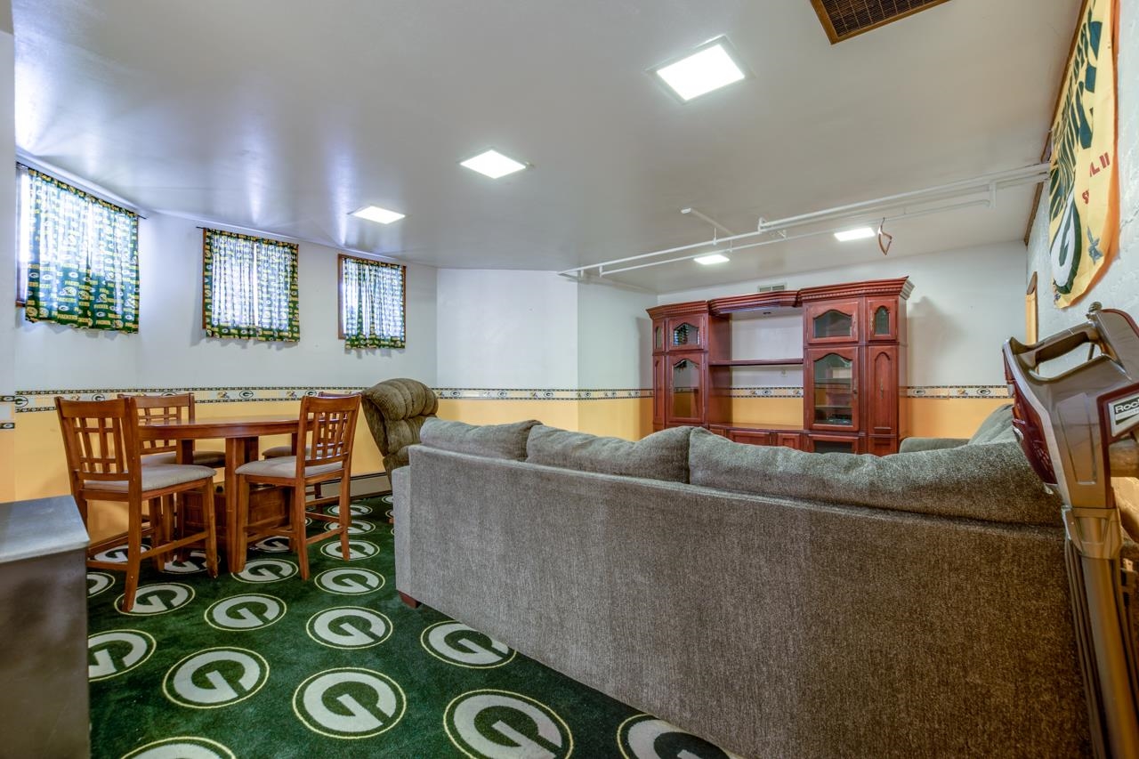 304 E Linden Drive