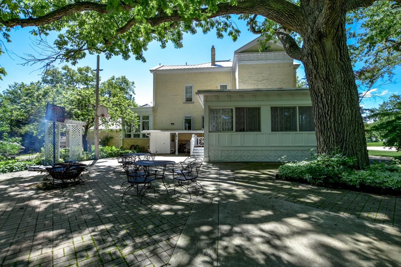 304 E Linden Drive