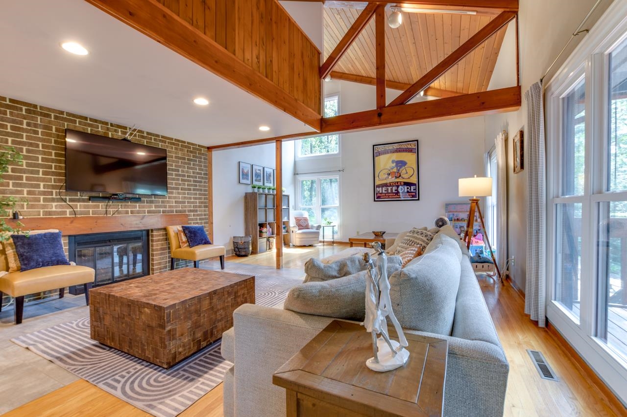4905 Foxfire Trail