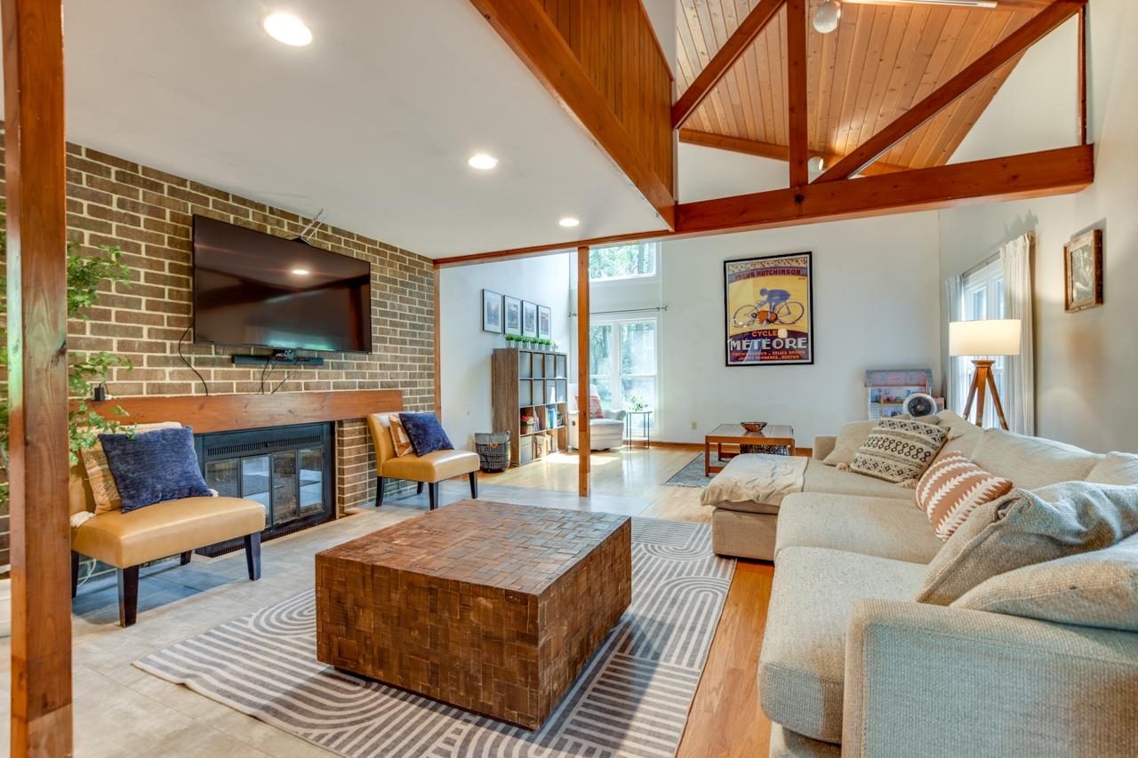 4905 Foxfire Trail