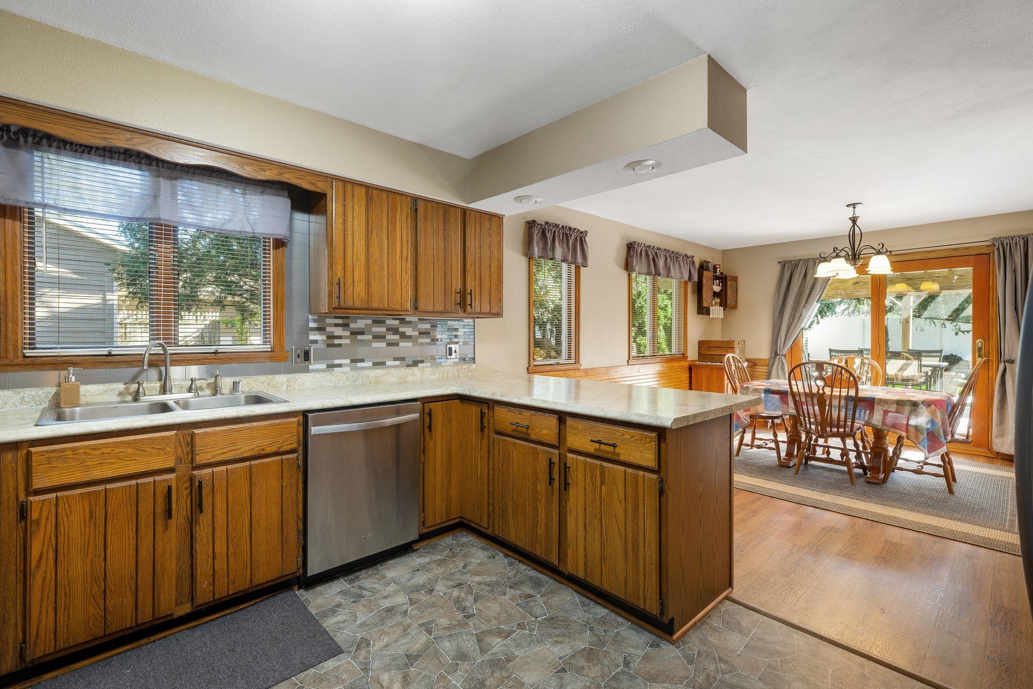 734 Lyndhurst Drive