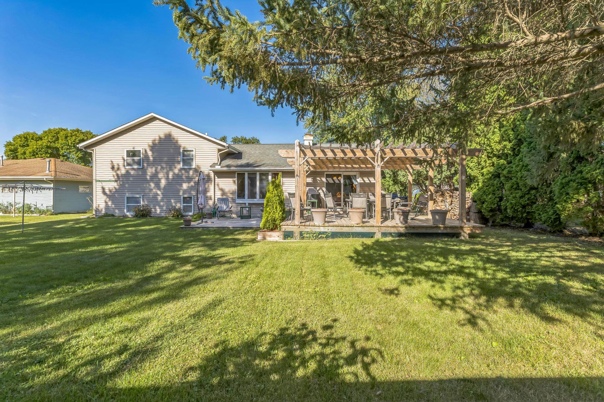 734 Lyndhurst Drive