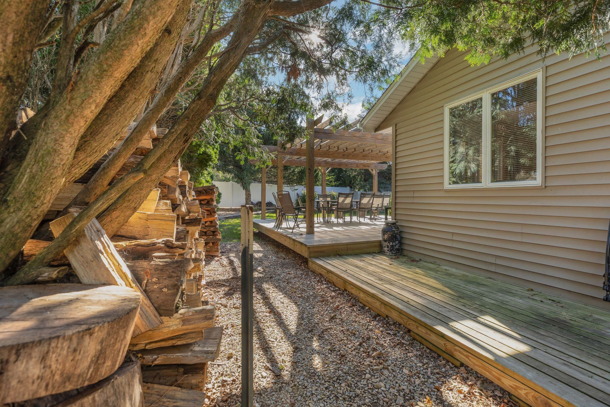 734 Lyndhurst Drive