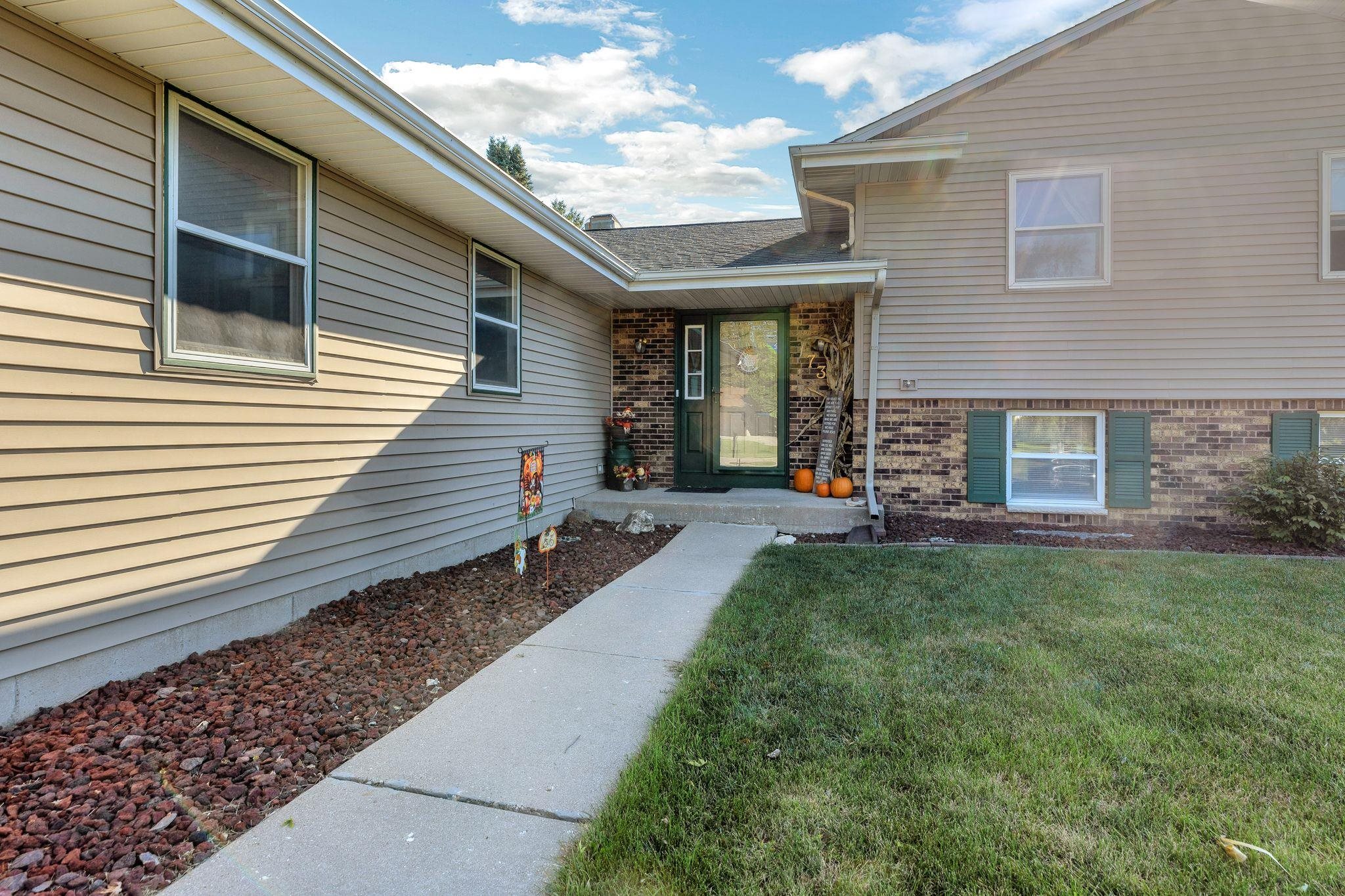 734 Lyndhurst Drive