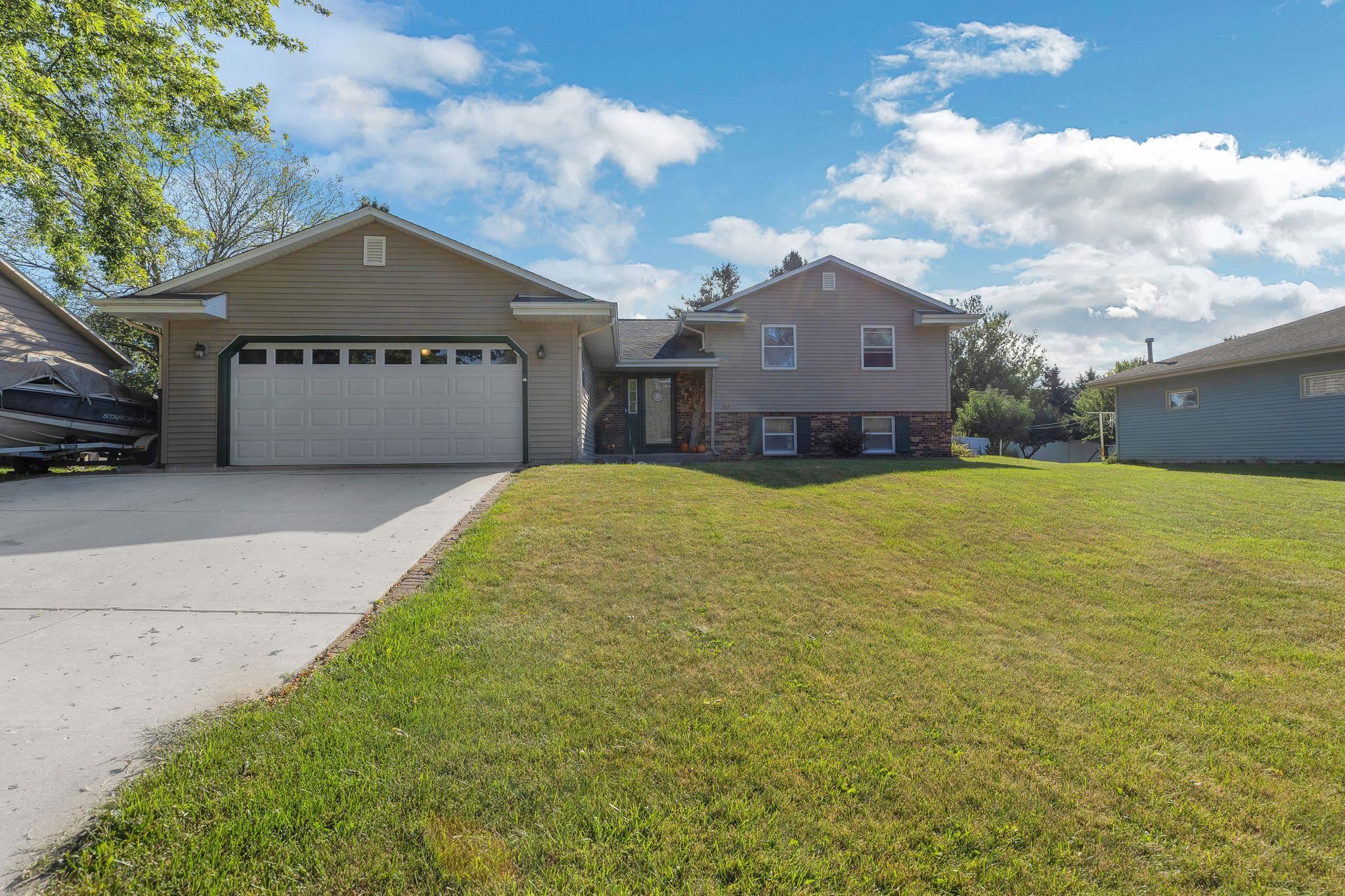 734 Lyndhurst Drive