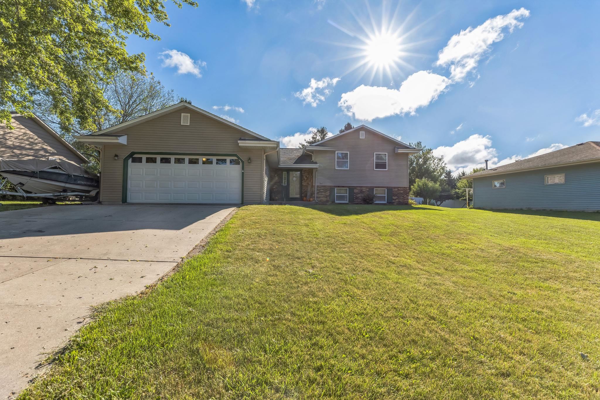 734 Lyndhurst Drive
