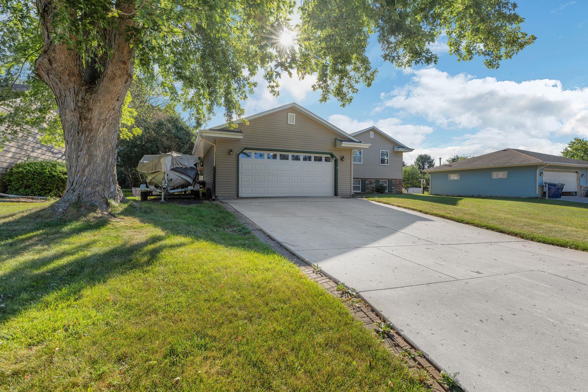 734 Lyndhurst Drive