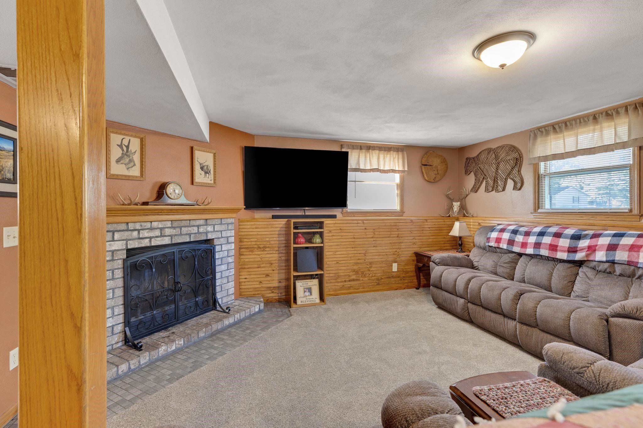 734 Lyndhurst Drive