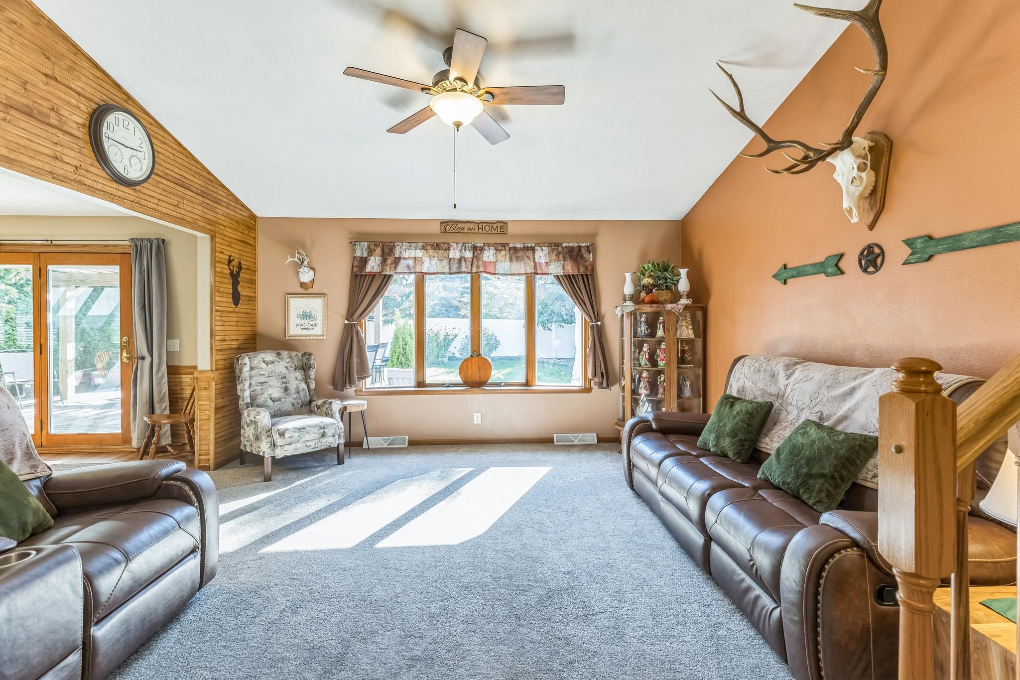 734 Lyndhurst Drive