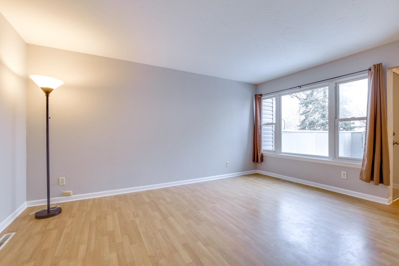 324 East Bluff