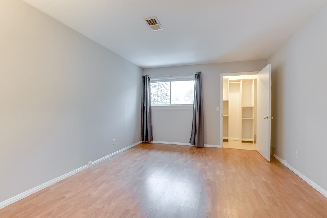 324 East Bluff