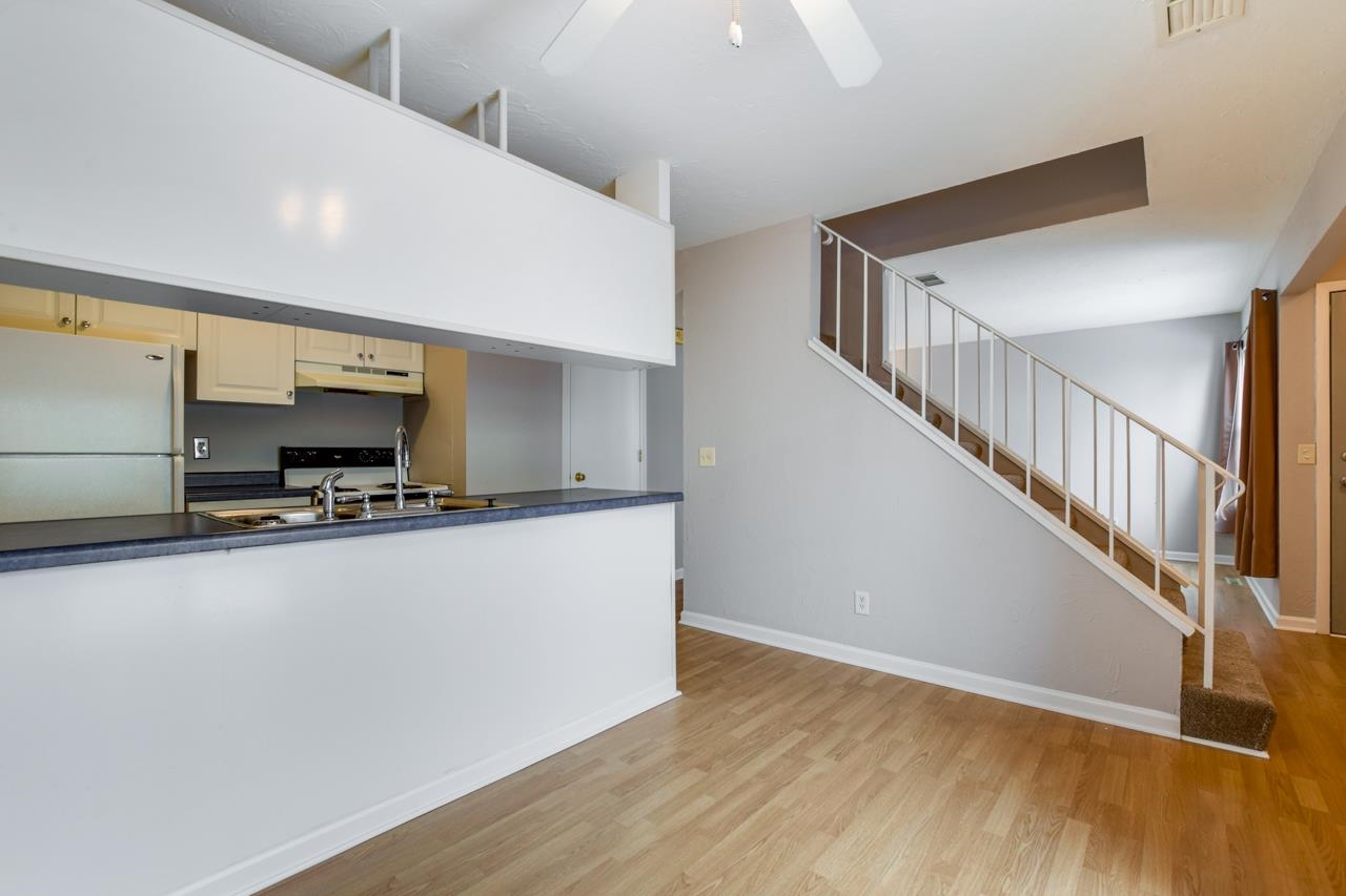 324 East Bluff