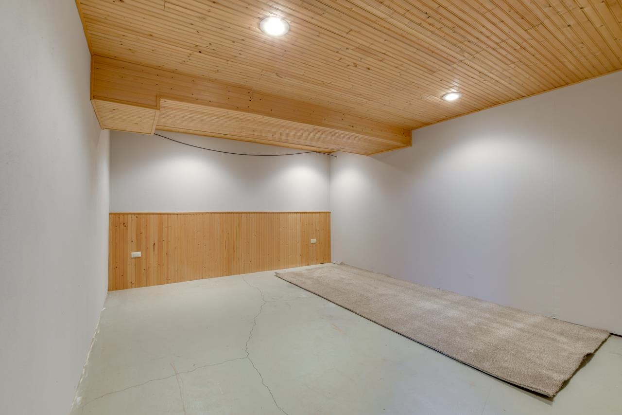 324 East Bluff