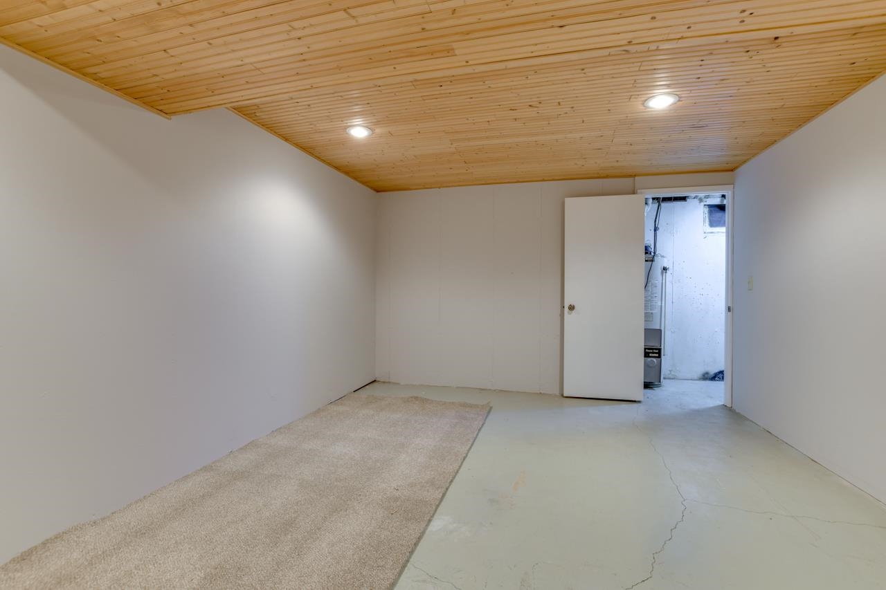 324 East Bluff