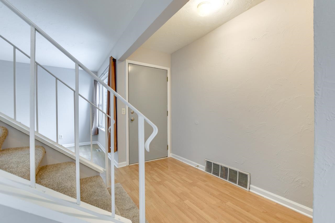 324 East Bluff