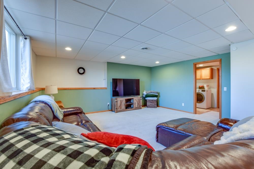 8492 Ellington Way