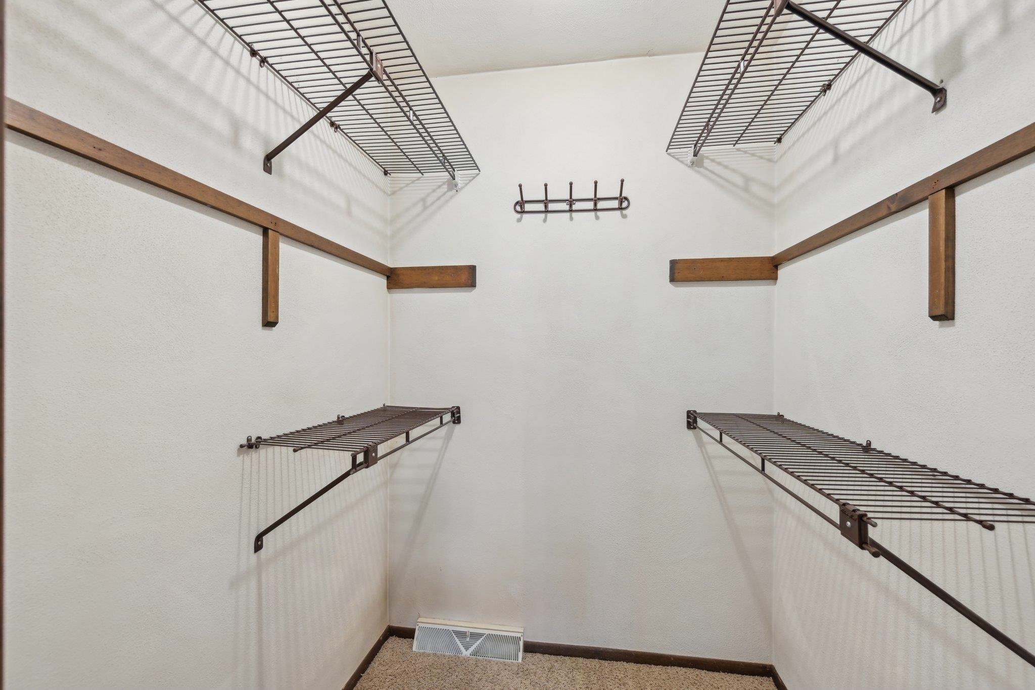 3753 Park Knoll Drive