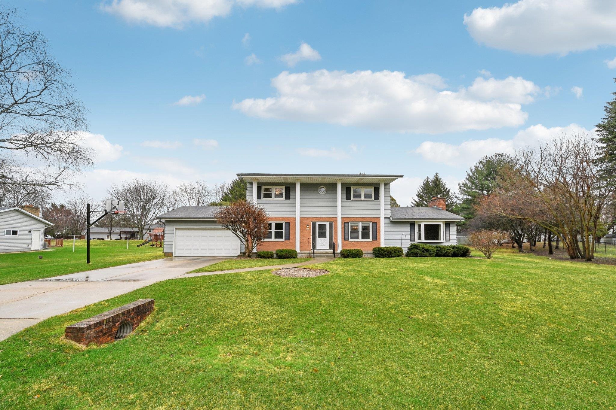 3753 Park Knoll Drive