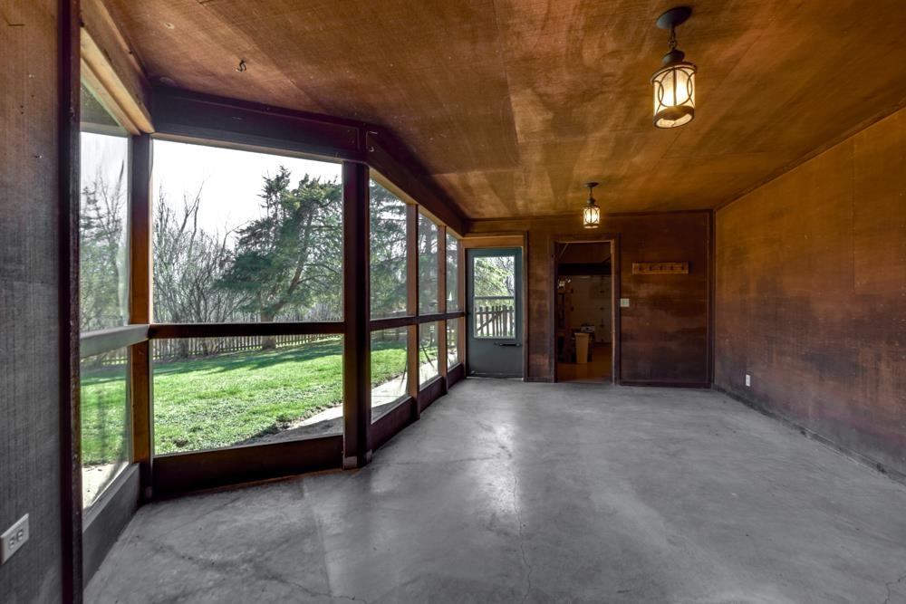 5713 Foster Road