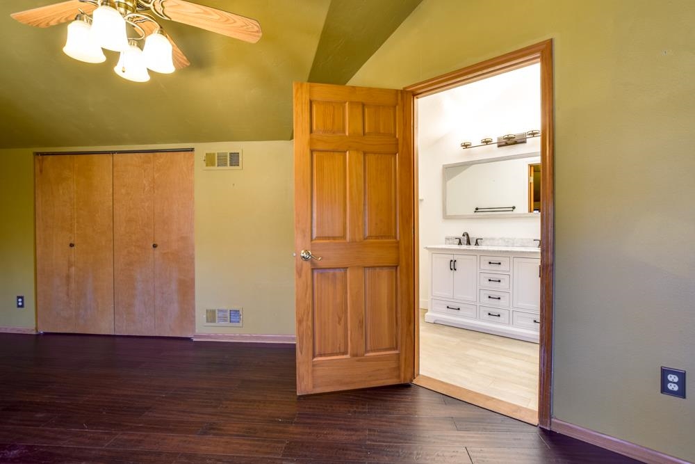 5713 Foster Road