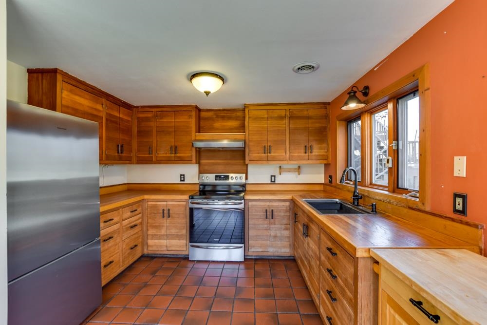 5713 Foster Road