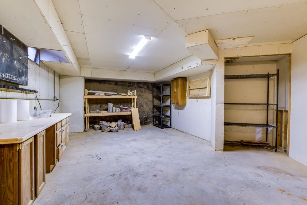 5713 Foster Road