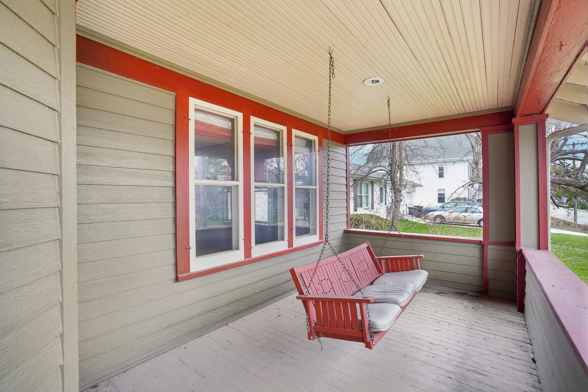 524 S Van Buren Street
