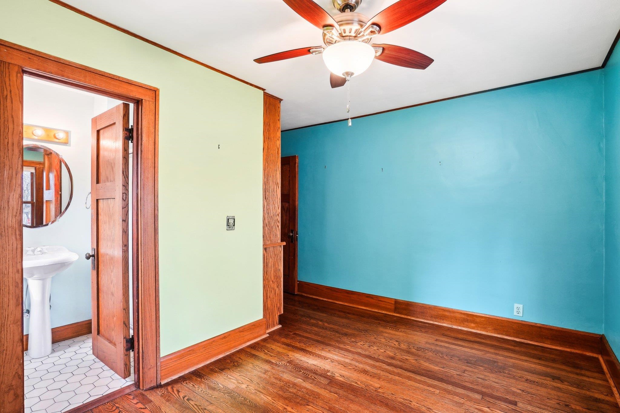 524 S Van Buren Street