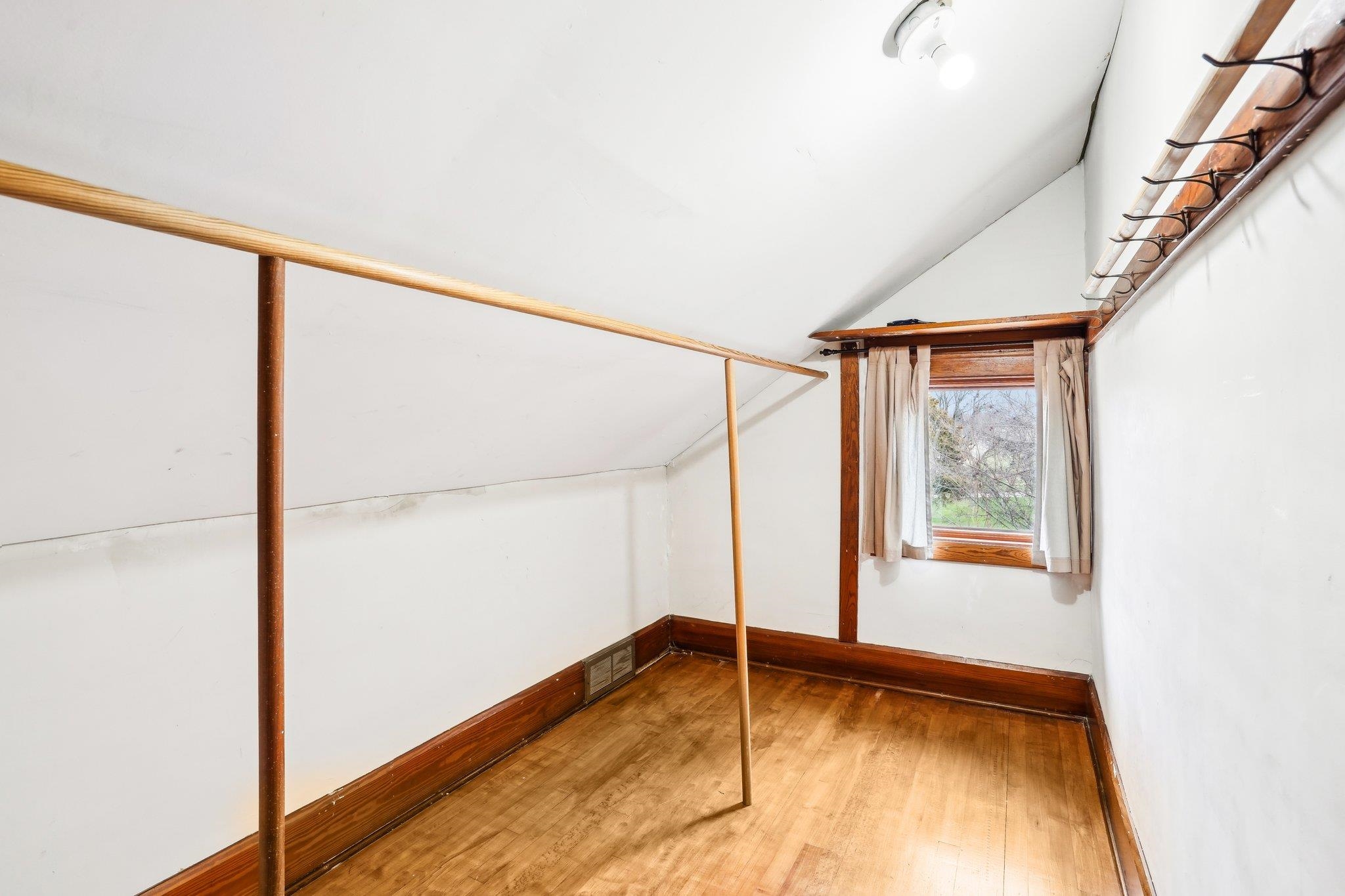 524 S Van Buren Street