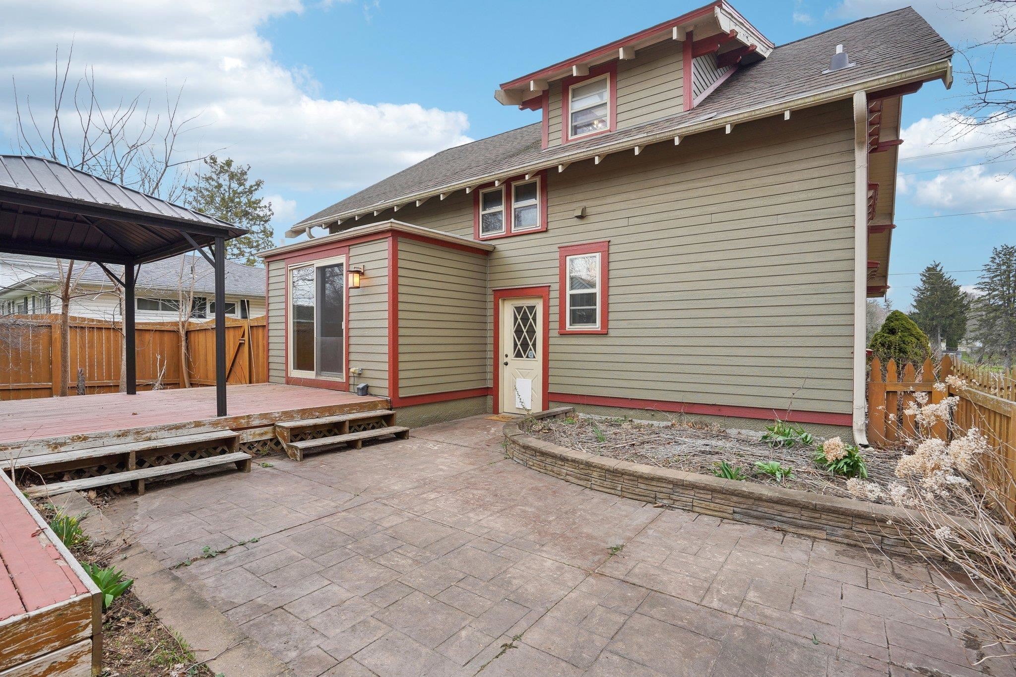 524 S Van Buren Street