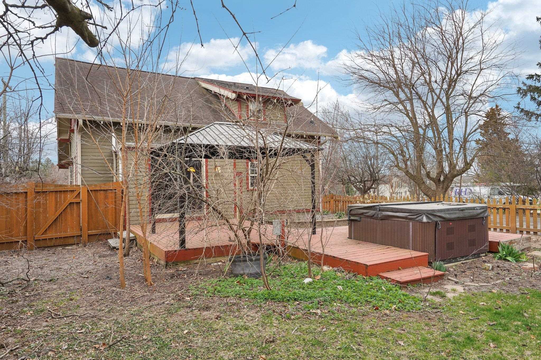 524 S Van Buren Street