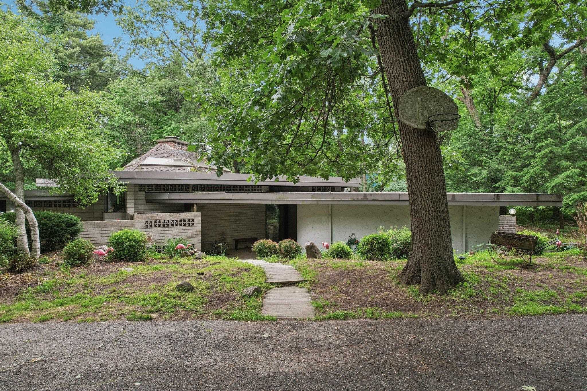 2846 N River Bluff Drive