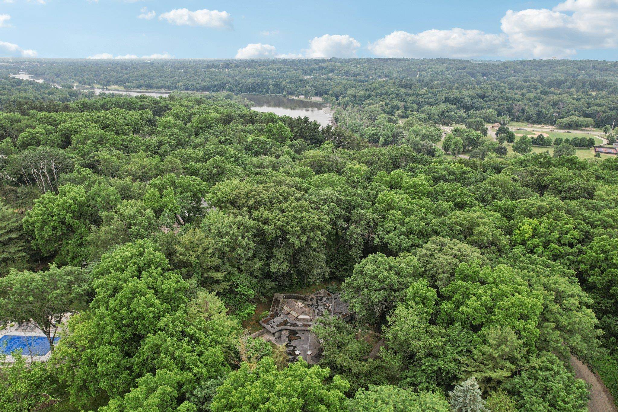 2846 N River Bluff Drive