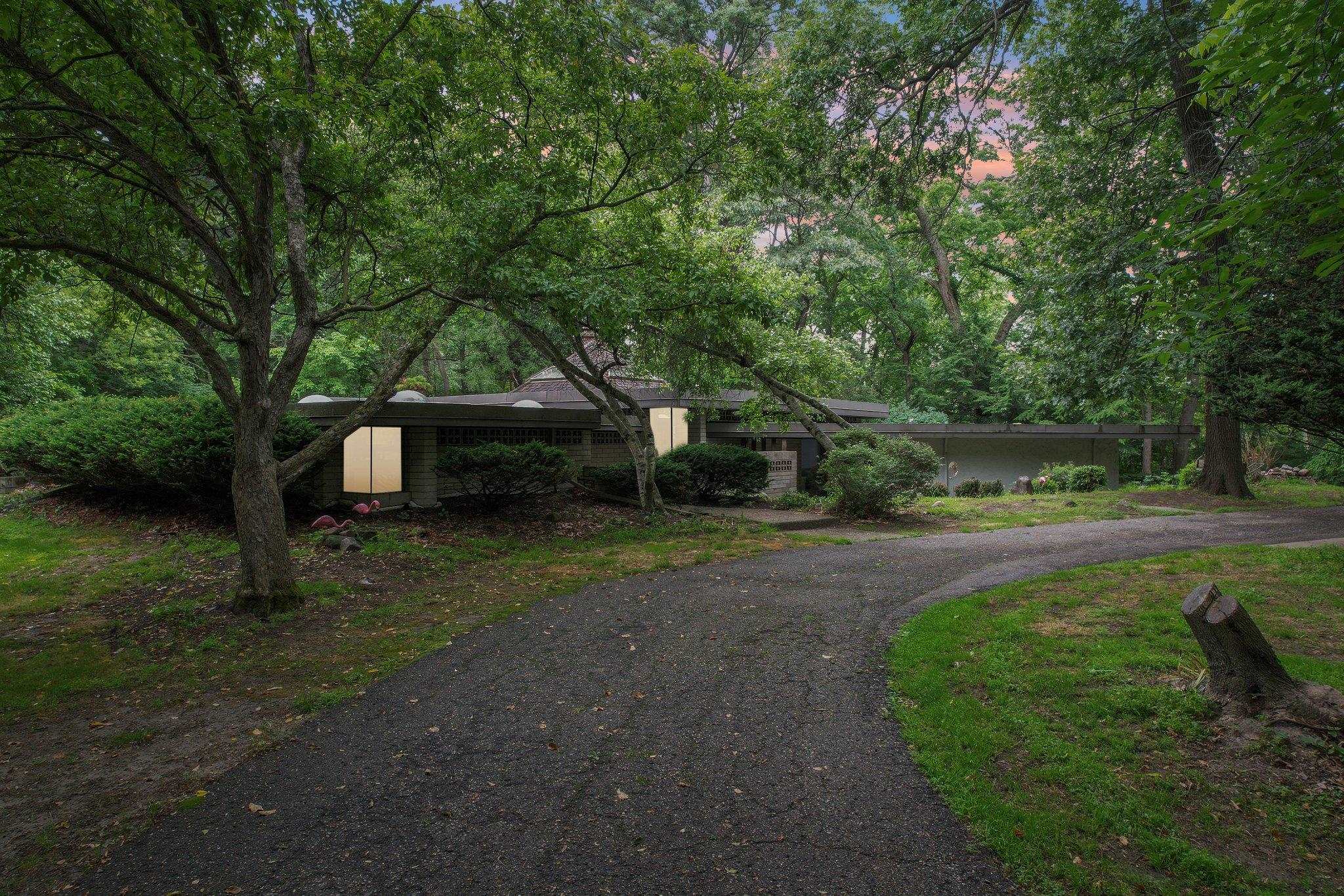 2846 N River Bluff Drive