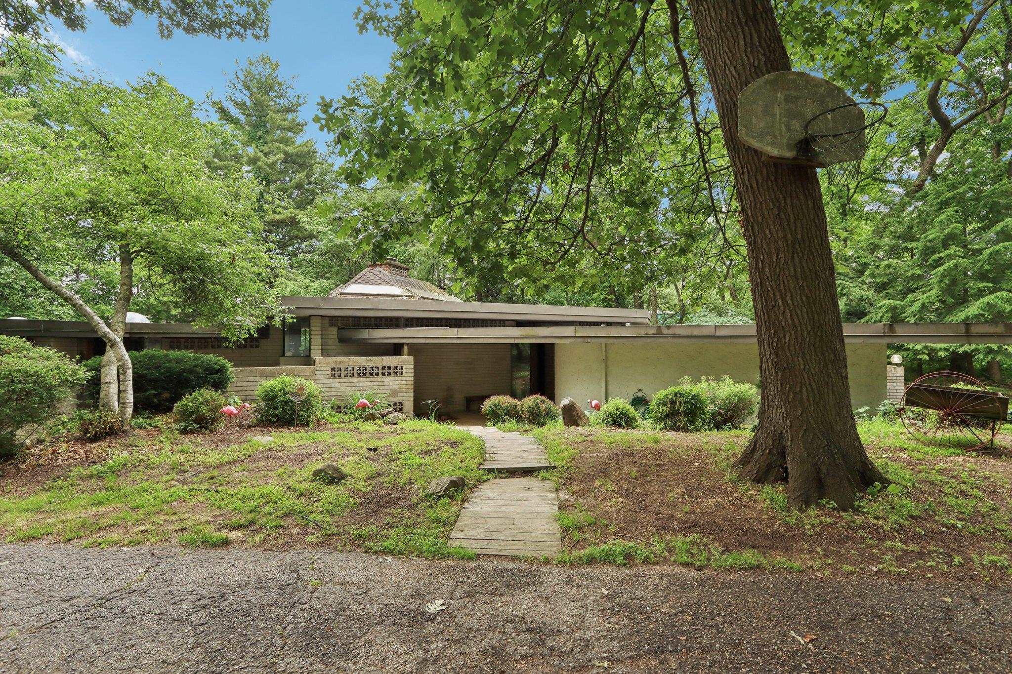 2846 N River Bluff Drive