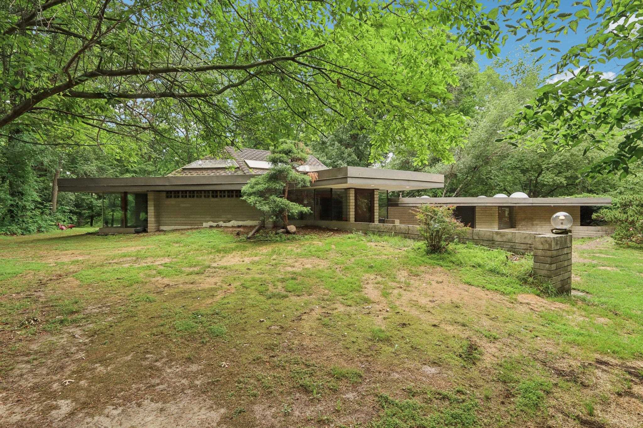2846 N River Bluff Drive