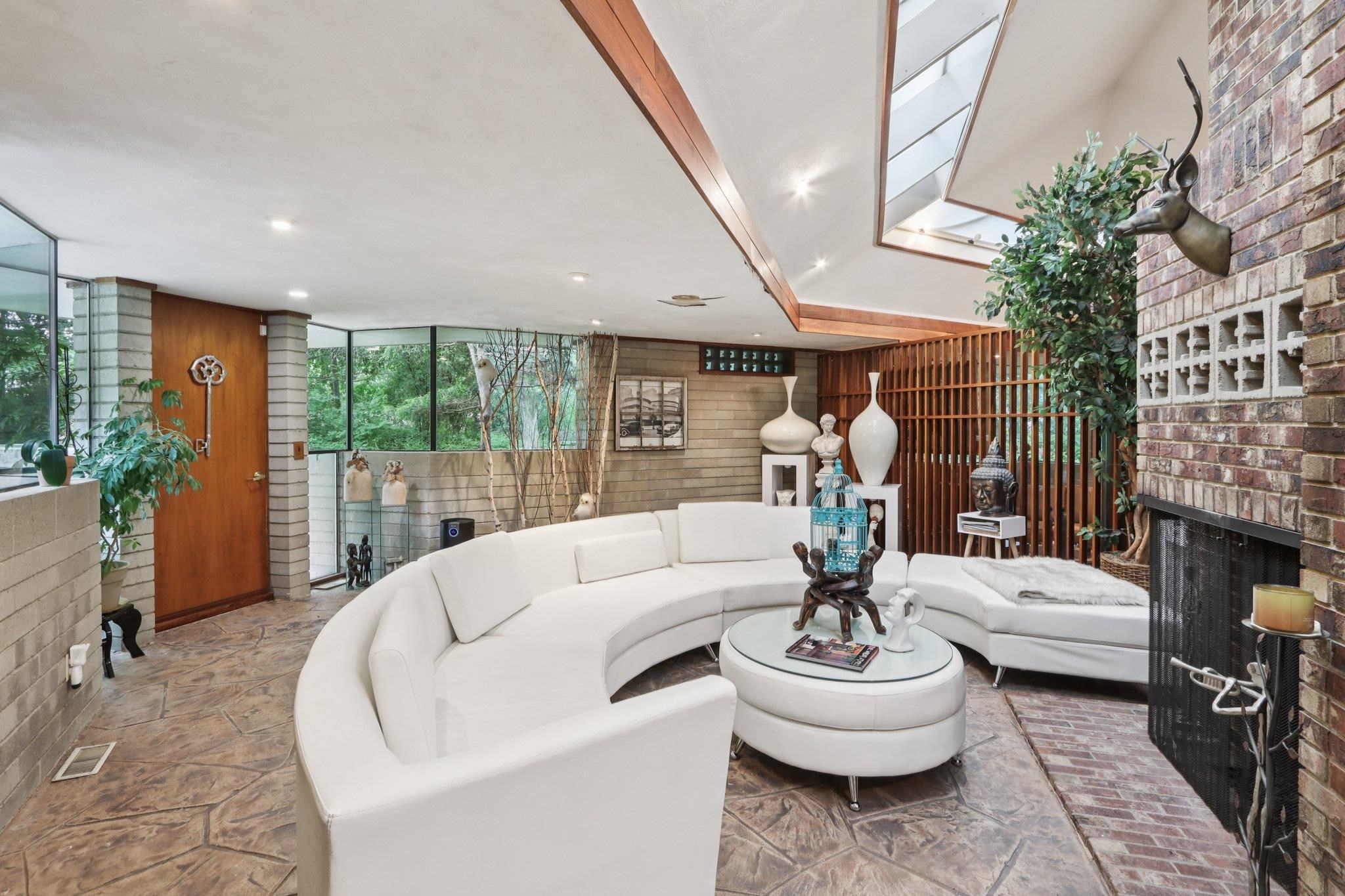 2846 N River Bluff Drive