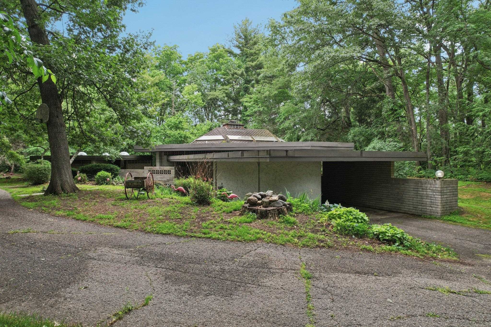 2846 N River Bluff Drive