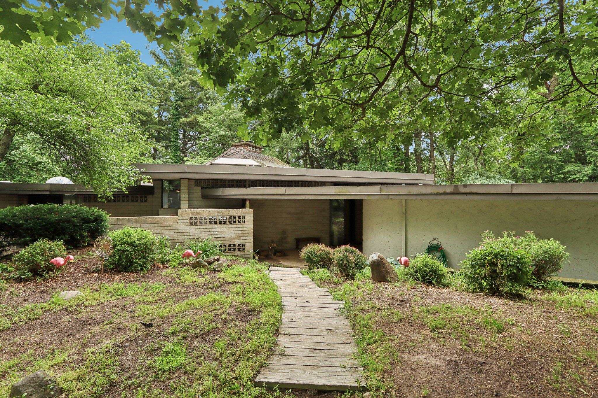 2846 N River Bluff Drive