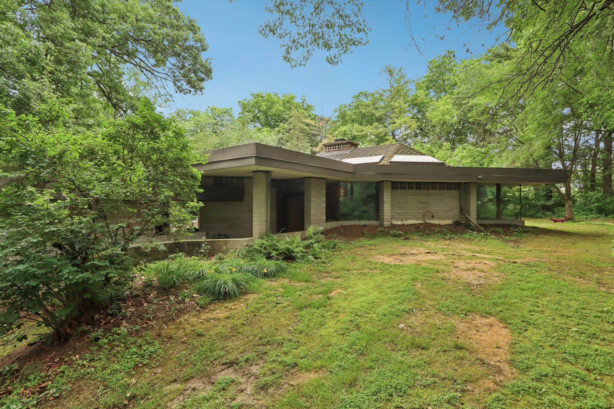 2846 N River Bluff Drive