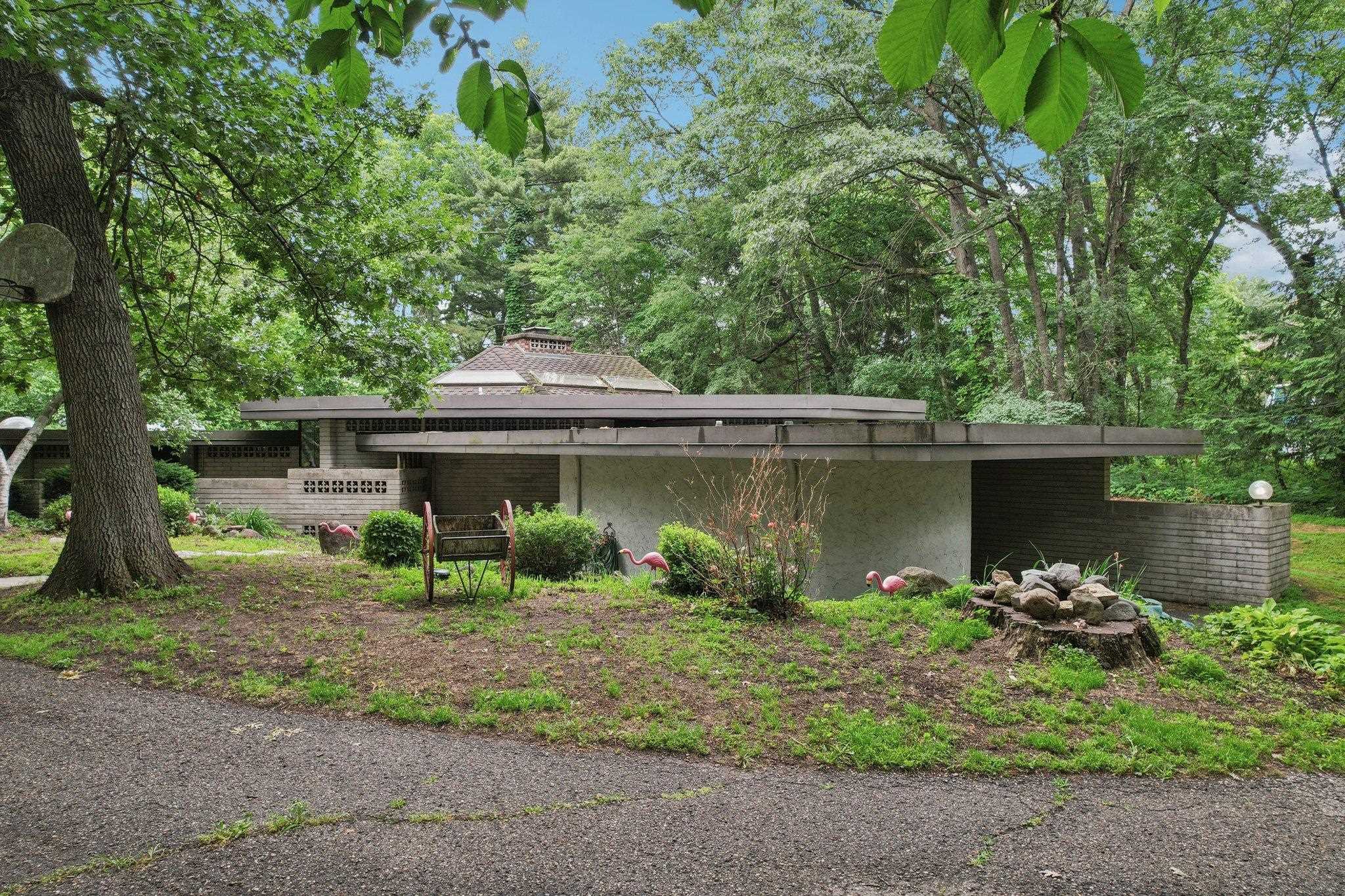2846 N River Bluff Drive