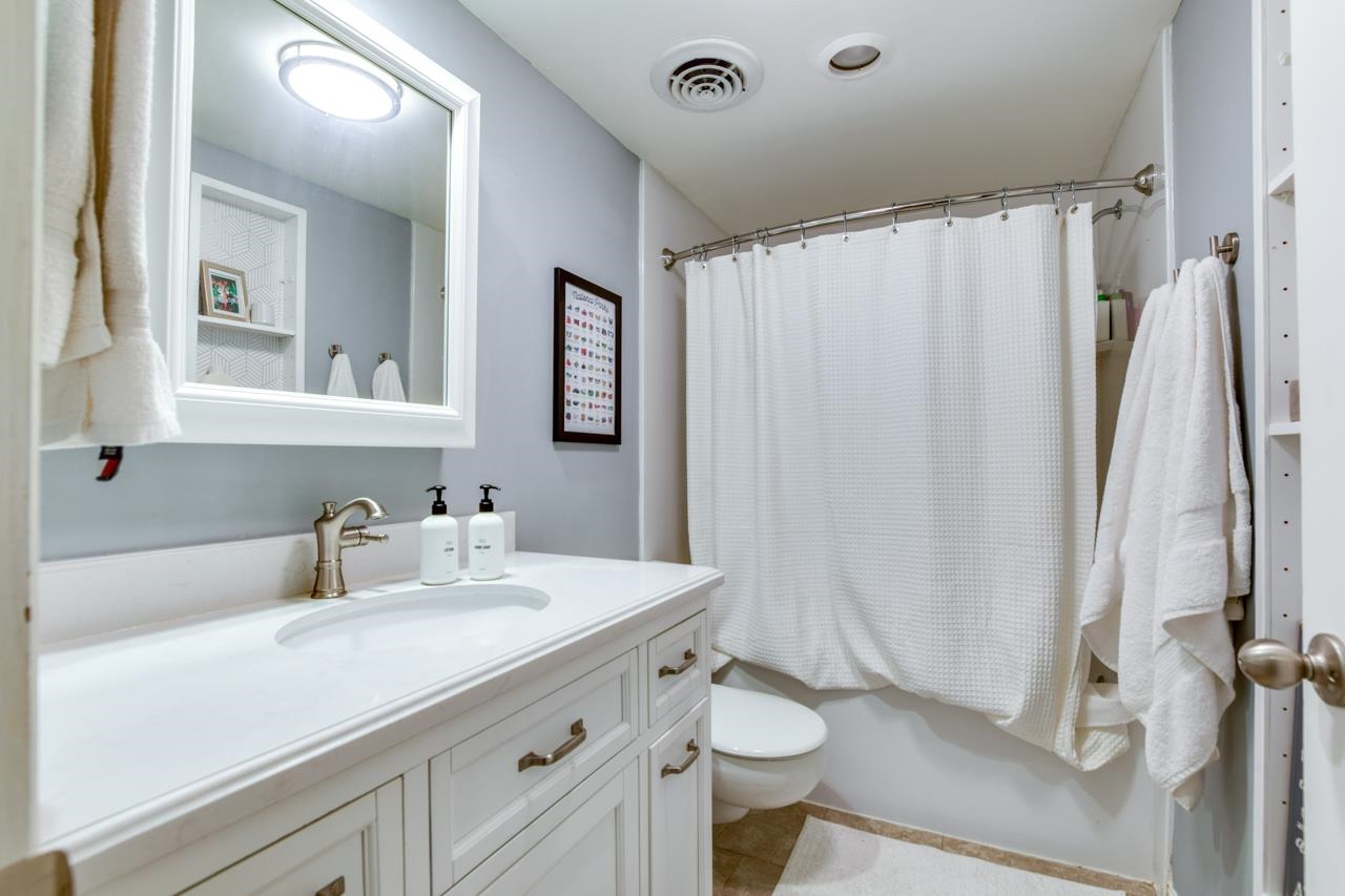 2807 Century Harbor Road 1